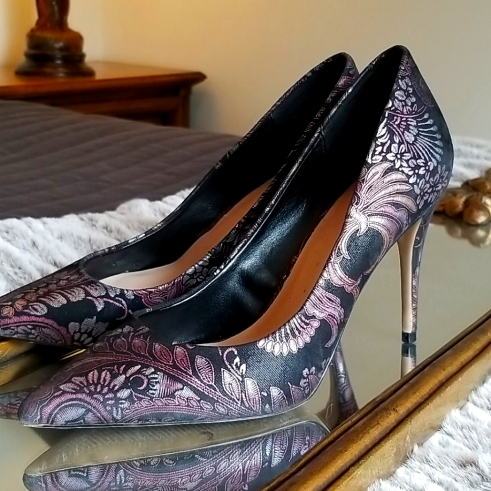 Aldo purple paisley pumps